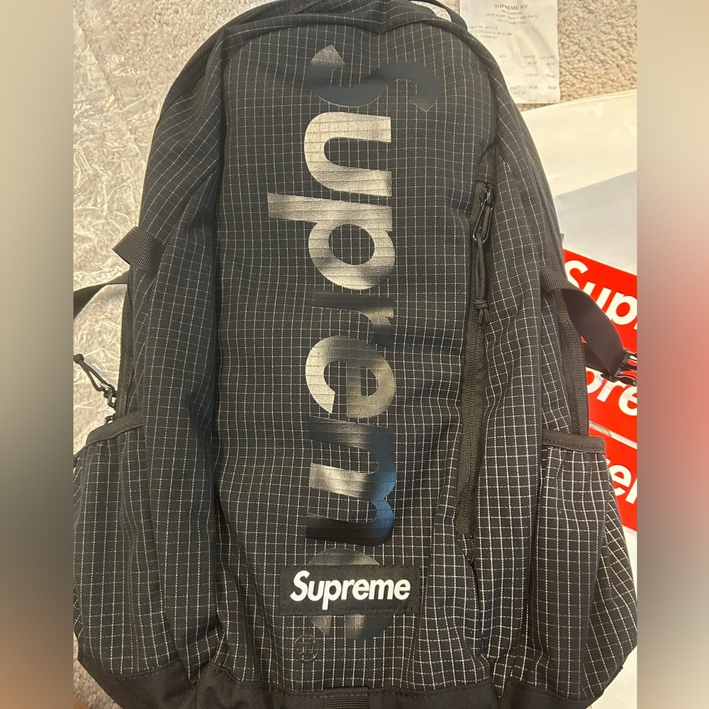 Brand new Supreme backpack with original packaging - Picture 5 of 9